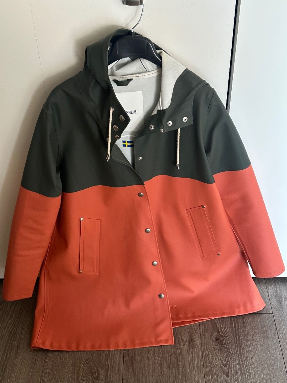Raincoat fits sizes S&M- Stutterheim moseback- new state